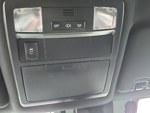 Used 2018 Toyota Tacoma TRD Sport w/ Technology Package image 24