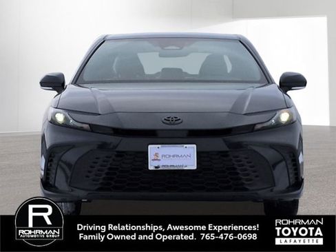 Used 2026 Toyota Camry SE image 2