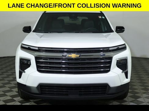 Used 2025 Chevrolet Traverse LT AWD/4WD image 9