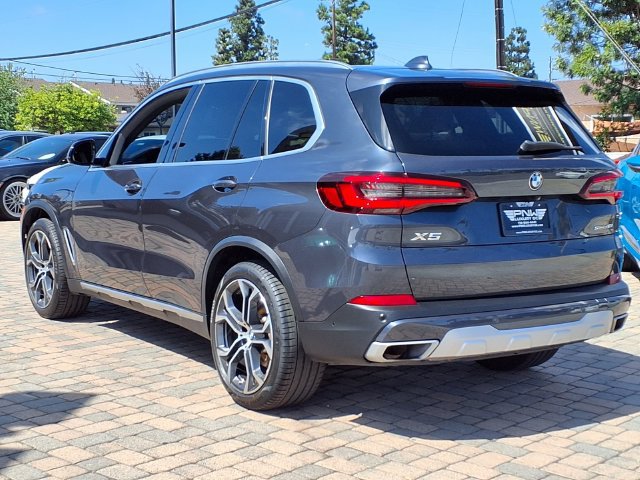 Used 2022 BMW X5 sDrive40i w/ Parking Assistance Package RWD image 4