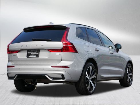 Used 2022 Volvo XC60 T8 R-Design w/ Advanced Package image 5