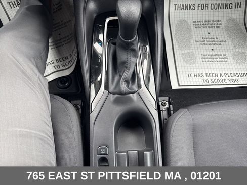 Used 2025 Toyota Corolla LE FWD image 18