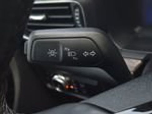 Used 2023 Ford Explorer Platinum w/ Technology Package AWD/4WD image 38