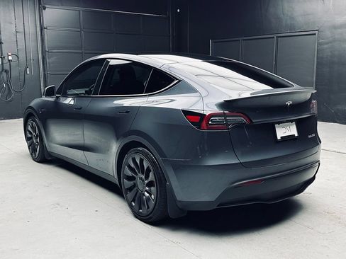 Used 2023 Tesla Model Y Performance AWD/4WD image 5
