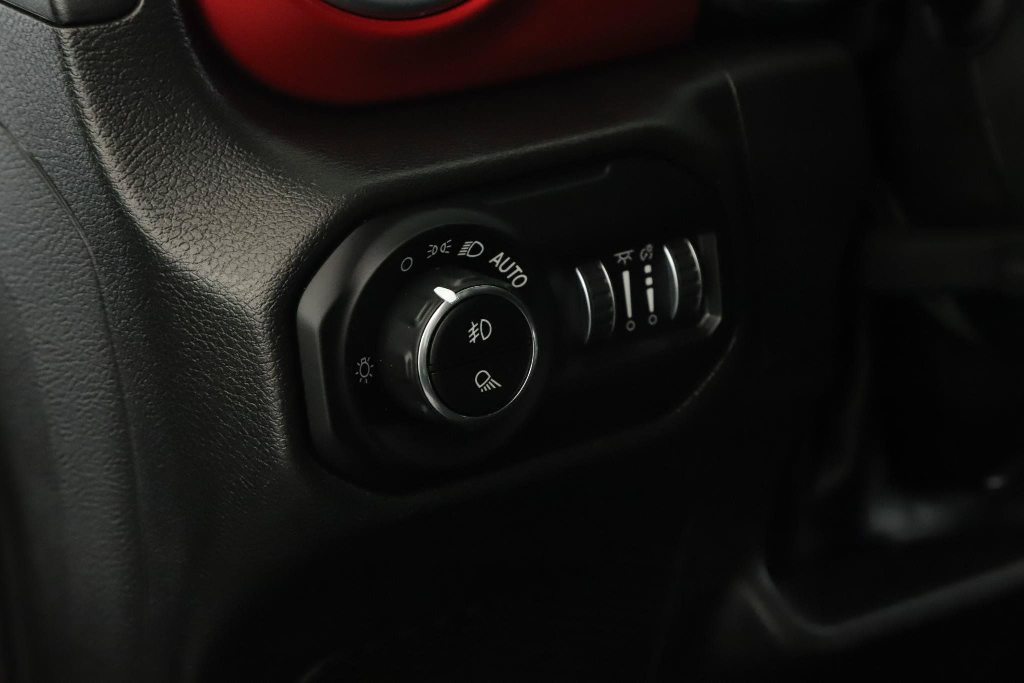 Used 2022 Jeep Gladiator Rubicon w/ LED Lighting Group AWD/4WD image 8