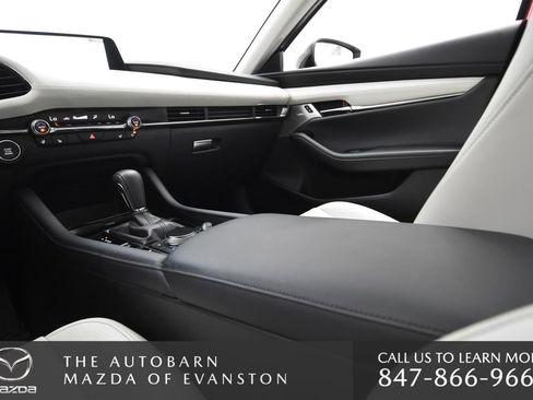 Certified 2025 MAZDA MAZDA3 2.5 Turbo Sedan w/Premium Plus image 24