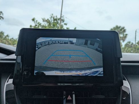 Used 2025 Toyota Corolla LE FWD image 20