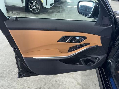 Certified 2025 BMW 330i Sedan w/ Premium Package image 17