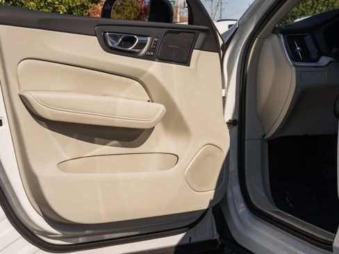 New 2026 Volvo XC60 B5 Ultra w/ Protection Package Premier image 37