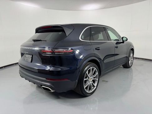 Used 2022 Porsche Cayenne AWD/4WD image 6
