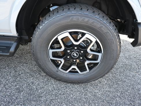 New 2026 Ford Bronco Outer Banks AWD/4WD image 13