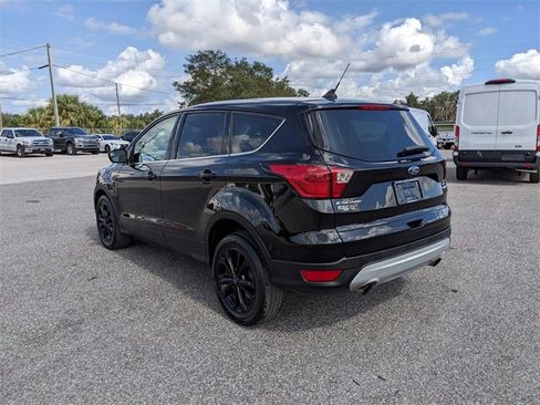 Used 2019 Ford Escape SE image 6