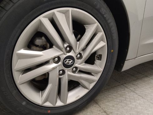 Used 2020 Hyundai Elantra SEL FWD image 31