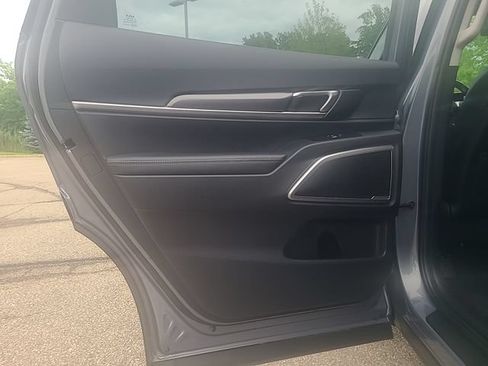 Used 2025 Kia Telluride S AWD/4WD image 23