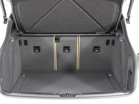 New 2026 Porsche Macan image 19