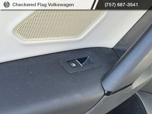 Used 2019 Volkswagen Tiguan SEL w/ 3rd Row Seat Package AWD/4WD image 29