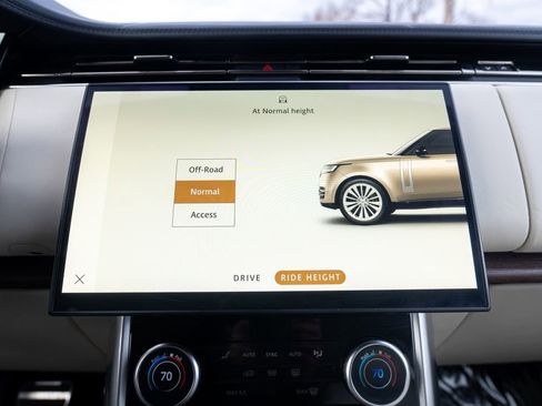 Used 2023 Land Rover Range Rover Long Wheelbase Autobiography image 27