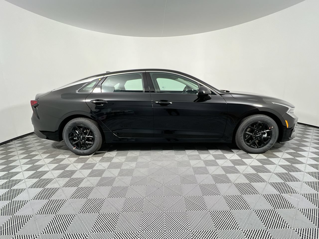 New 2026 Kia K5 LXS FWD image 2
