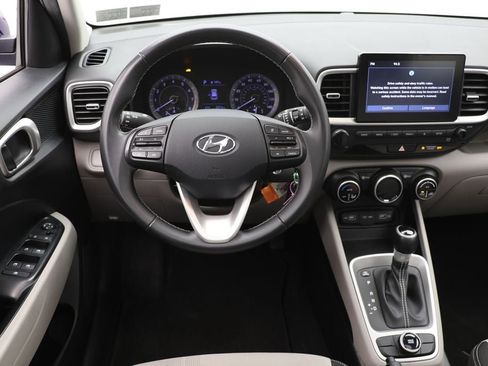 Used 2022 Hyundai Venue SEL image 13