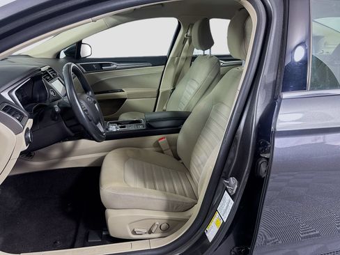Used 2020 Ford Fusion SE w/ Fleet SE Value Package FWD image 19