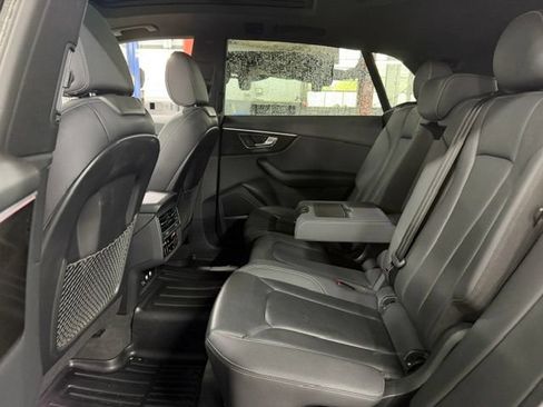 Used 2019 Audi Q8 Premium Plus w/ Premium Plus AWD/4WD image 5