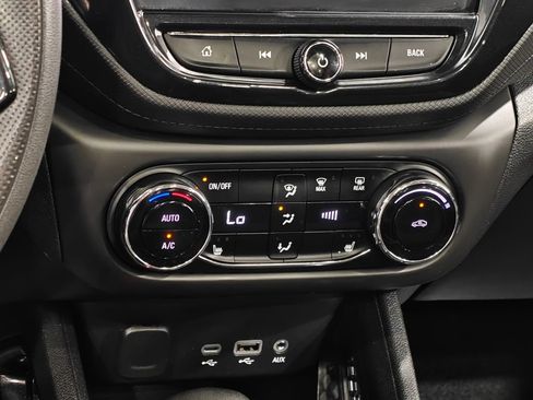 Used 2021 Chevrolet TrailBlazer LT w/ Sun and Liftgate Package FWD image 8