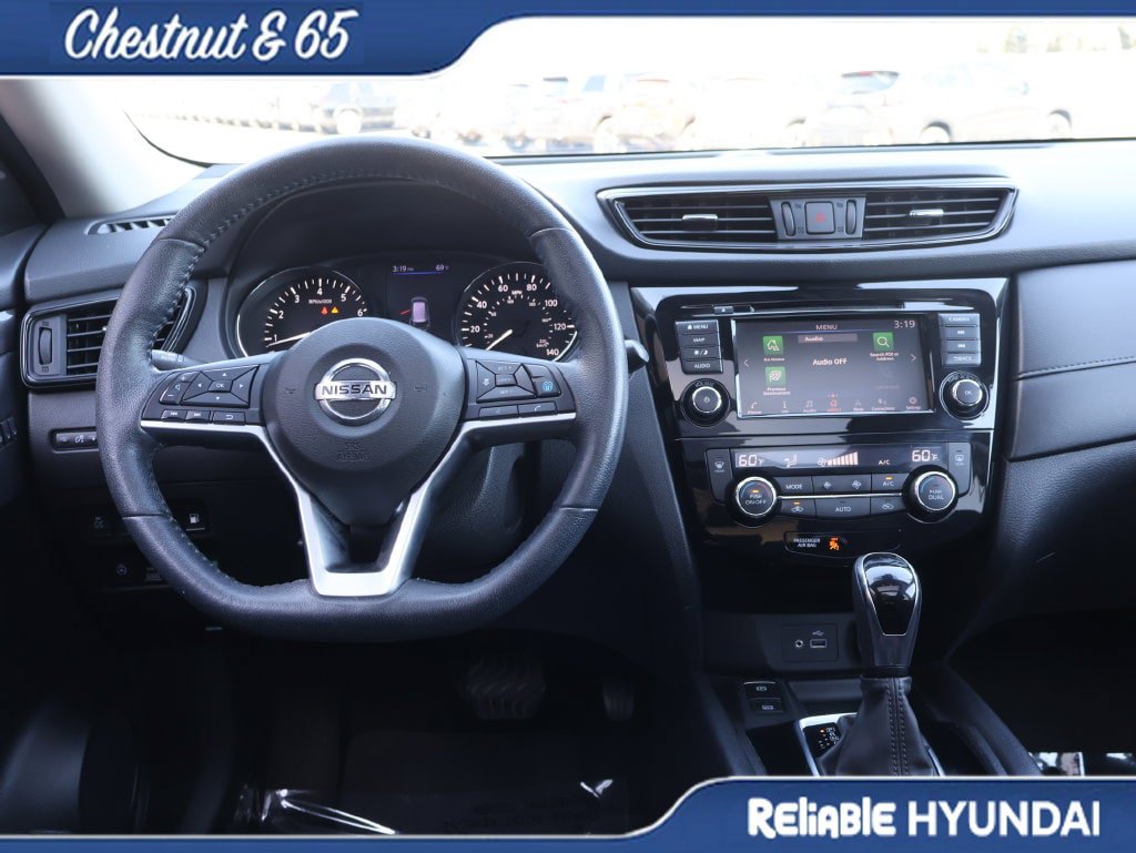 Used 2019 Nissan Rogue SV w/ Sun & Sound Touring Package AWD/4WD image 19