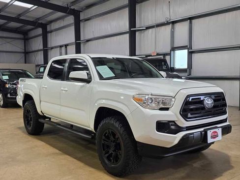 Used 2019 Toyota Tacoma SR w/ SR Convenience Package image 3