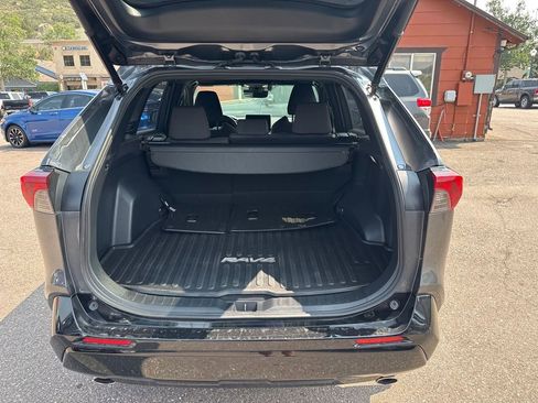 Used 2023 Toyota RAV4 SE image 15