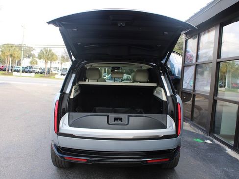 Used 2023 Land Rover Range Rover SE image 43