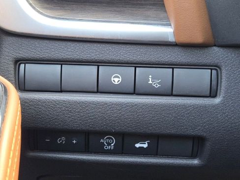 Used 2024 Nissan Rogue Platinum w/ Platinum Premium Package image 28