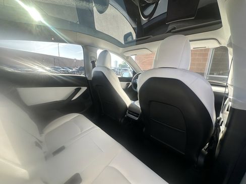 Used 2022 Tesla Model Y Performance image 39