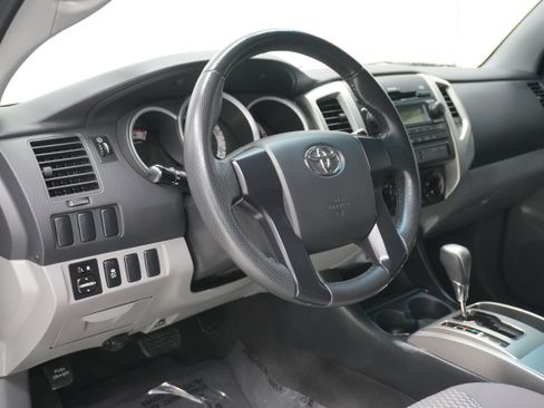 Used 2012 Toyota Tacoma 2WD Access Cab w/ SR5 Pkg image 11