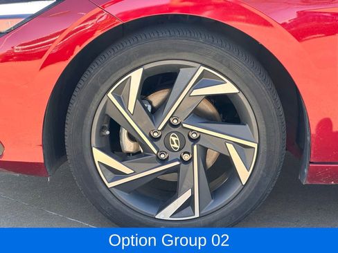 Used 2024 Hyundai Elantra SEL w/ Convenience Package image 2