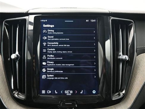 Used 2022 Volvo XC60 B6 Inscription w/ Advanced Package image 16