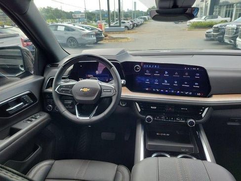 Used 2026 Chevrolet Tahoe High Country AWD/4WD image 5