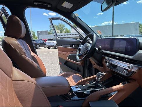 Used 2024 Kia Telluride SX X-Line AWD/4WD image 16