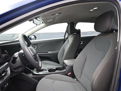 Used 2025 Kia K4 FWD image 14
