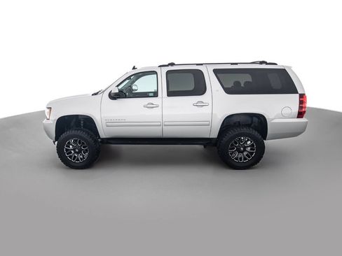 Used 2013 Chevrolet Suburban LT w/ Luxury Package AWD/4WD image 8