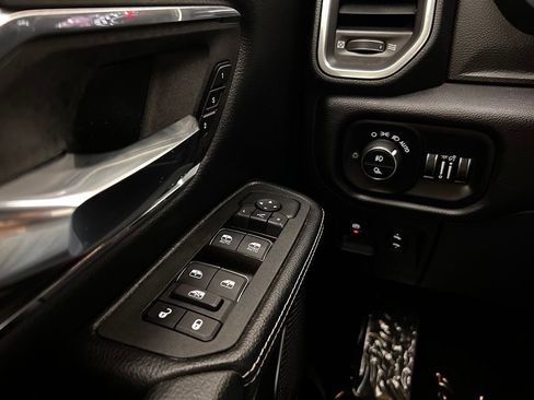 Used 2025 RAM 1500 Laramie AWD/4WD image 19