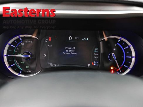 Used 2024 Chrysler Pacifica Select image 17