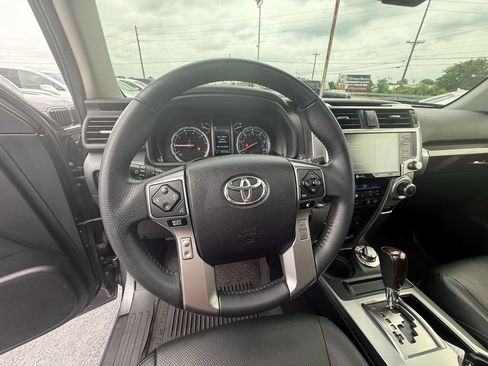Used 2022 Toyota 4Runner Limited AWD/4WD image 16