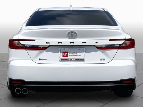 Used 2026 Toyota Camry SE FWD image 5