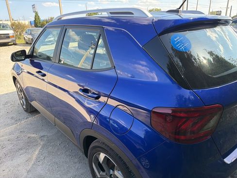 Used 2025 Hyundai Venue SEL FWD image 7