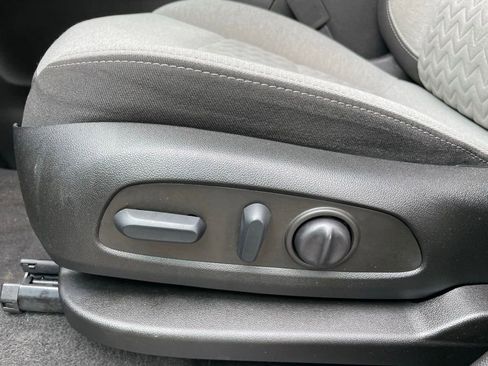 Used 2022 Chevrolet Equinox LT FWD image 11