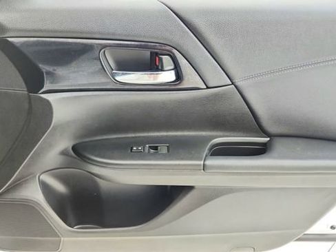 Used 2015 Honda Accord Sport image 24