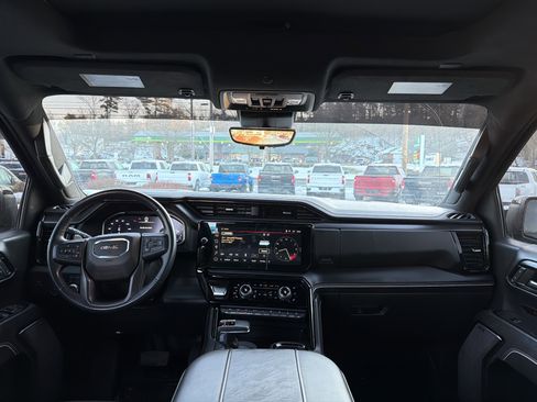 Used 2023 GMC Sierra 1500 AT4X image 13
