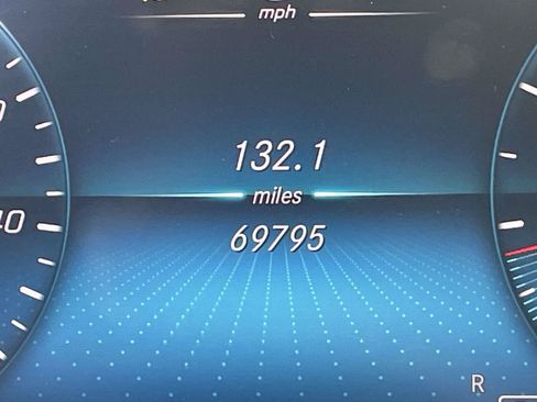 Used 2021 Mercedes-Benz GLC 300 w/ AMG Line image 12
