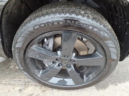 New 2026 Land Rover Defender 110 X-Dynamic SE image 9