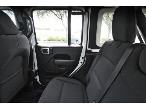 Used 2022 Jeep Wrangler Unlimited Sport AWD/4WD image 11